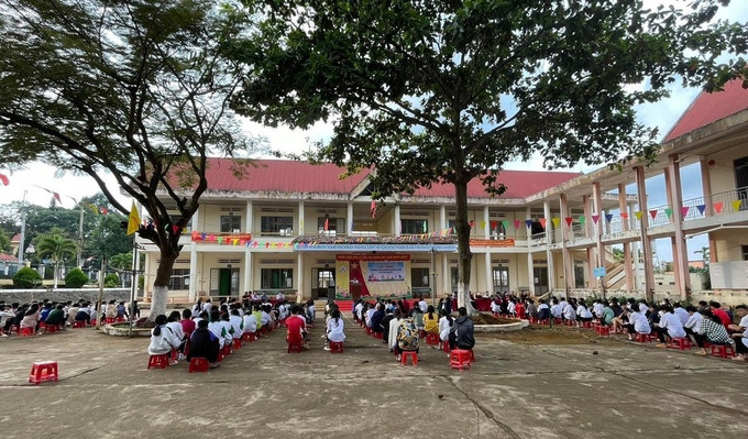 Đắk Nông: Hơn 60 học sinh trường Dân tộc nội trú THCS và THPT Đắk Mil bị ngộ độc sau bữa cơm chiều