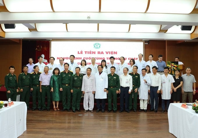Hà Nội: Bệnh nhân cuối cùng trong vụ cháy chung cư mini ở Khương Hạ được xuất viện