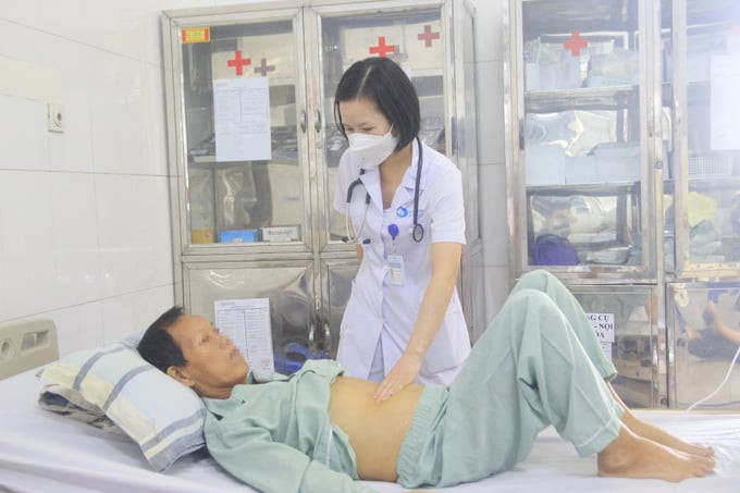 Quảng Ninh: Một bệnh nhân bị thiếu máu nghiêm trọng do giun móc ký sinh trong đường ruột
