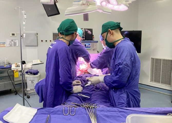 Quảng Ninh: Một bệnh nhân có khối u ác tính ở dạ dày được phẫu thuật cắt bán phần giúp bảo tồn dạ dày