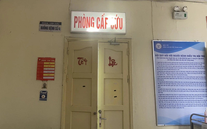 Bệnh nhân nữ đái tháo đường bị biến chứng do không tuân thủ điều trị