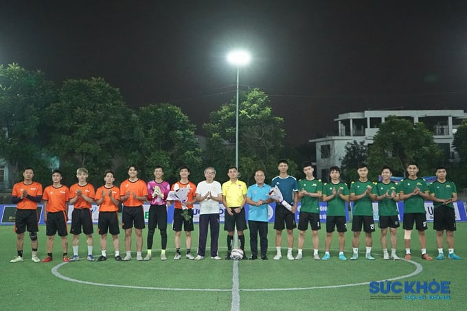 Kịch tính màn tranh tài của 8 đội bóng "Giải bóng đá Cúp Sức khỏe cộng đồng lần thứ III - 2023" tại Vòng loại, trận thứ 3