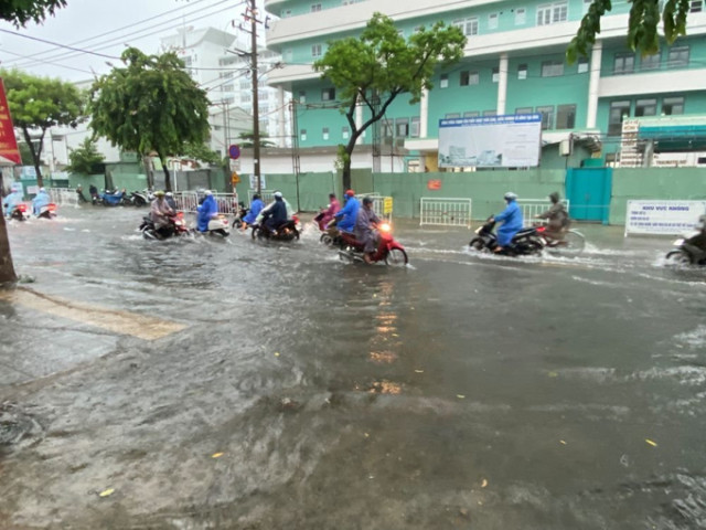 Đà Nẵng yêu cầu ứng phó với gió mùa đông bắc, mưa lớn, nguy cơ ngập lụt, lũ quét và sạt lở đất