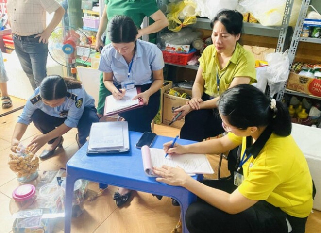 Lào Cai tăng cường kiểm tra, cảnh báo ngộ độc do sử dụng thực phẩm không rõ nguồn gốc
