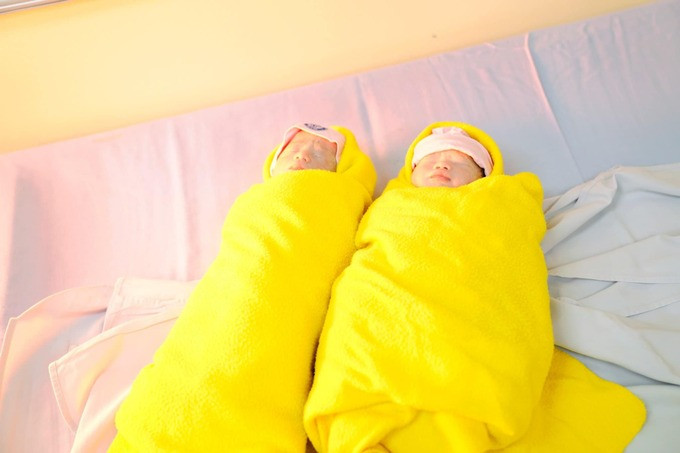 Nỗ lực tìm con và giữ con đầy xúc động của sản phụ ung thư vú di căn được mổ cấp cứu thành công, song thai chào đời khỏe mạnh