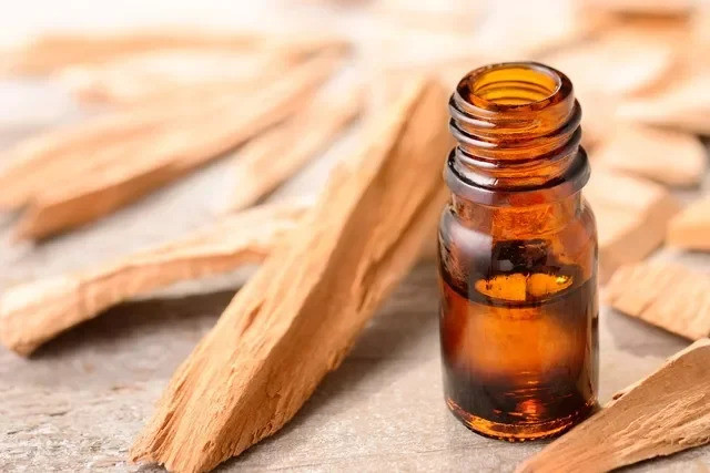 Tác dụng chữa bệnh của gỗ đàn hương