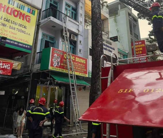 TP. Hồ Chí Minh xảy ra vụ cháy nhà dân, 6 người được cứu thoát kịp thời