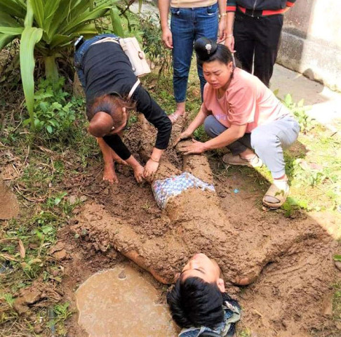 Điện Biên: Hai người bị điện giật do câu cá gần đường dây điện