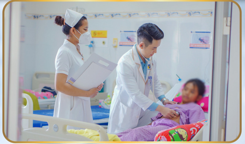 Tây Ninh điều trị thành công cho bé gái 11 tuổi người Campuchia bị sốc sốt xuất huyết Dengue