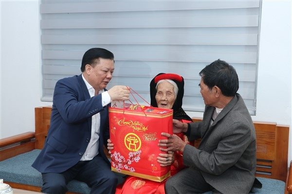 Hà Nội dự kiến dành hơn 552 tỷ đồng thăm, tặng quà các đối tượng chính sách nhân dịp Tết Nguyên đán Giáp Thìn năm 2024