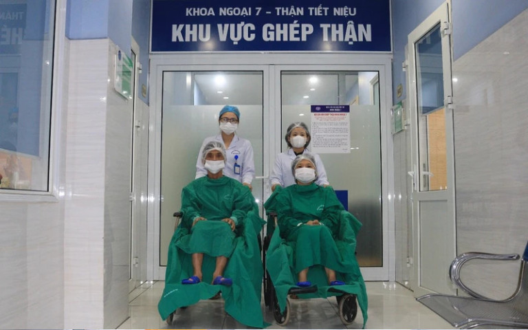 Hải Phòng: Ca ghép thận cùng huyết thống giữa bố và con gái được thực hiện thành công