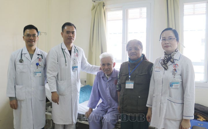 Quảng Ninh: Cấp cứu bệnh nhân 71 tuổi ngừng tuần hoàn do rối loạn nhịp tim nguy hiểm
