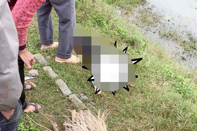Hà Tĩnh: Bé trai 4 tuổi rơi xuống hồ đuối nước tử vong