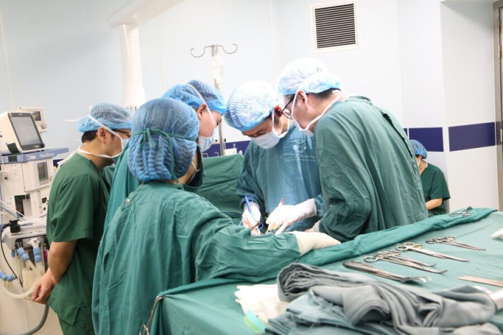 Phú Thọ phẫu thuật thành công cho 1 bé gái 2 tuổi mắc bệnh trật khớp háng bẩm sinh