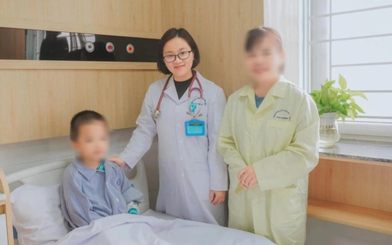 Hải Phòng: Cấp cứu bệnh nhi 6 tuổi bị viêm loét dạ dày, tá tràng