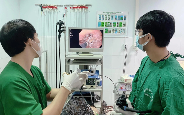 Quảng Nam: Phẫu thuật nội soi thành công cho bệnh nhân bị hóc xương bò