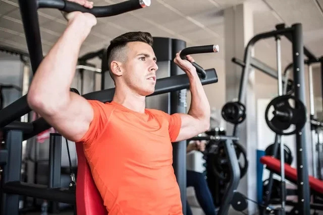 5 bài tập vai tại phòng gym