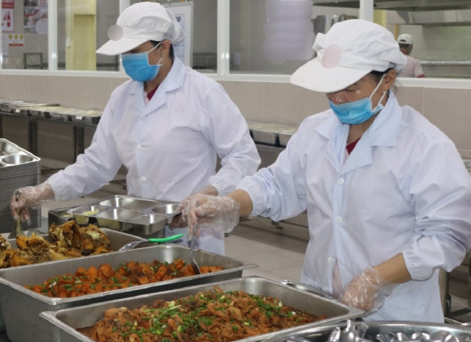 Long An: 94 công nhân có triệu chứng rối loạn tiêu hóa nghi ngờ liên quan đến thức ăn