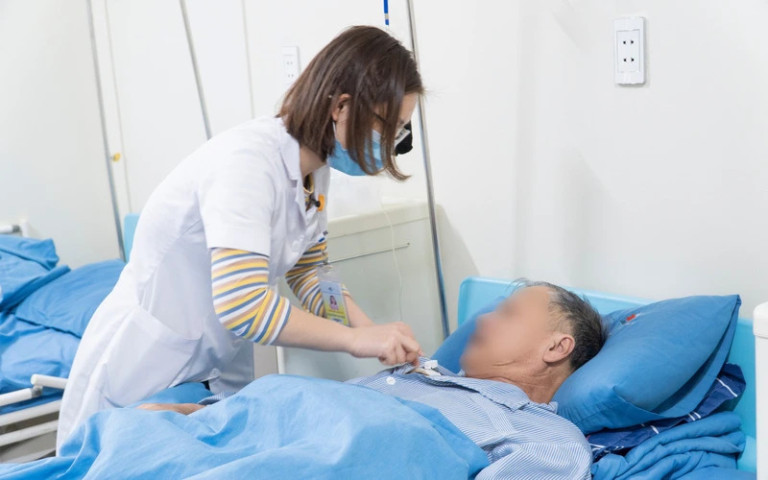 Phú Thọ: Cấp cứu 1 bệnh nhân đau đầu, liệt nửa người, phát hiện ung thư phổi di căn