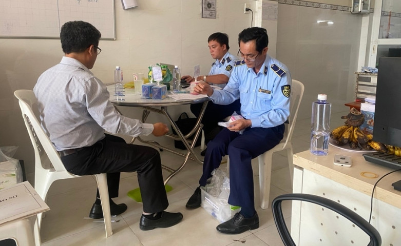 Tiền Giang: Buôn bán thực phẩm không đảm bảo chất lượng, 1 doanh nghiệp bị xử phạt gần 50 triệu đồng