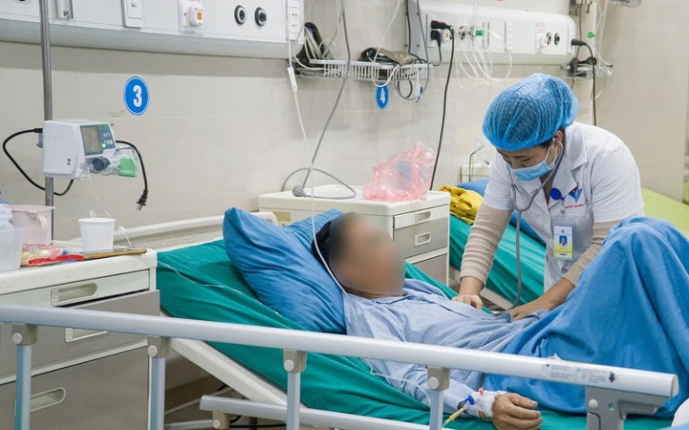 Cấp cứu nam bệnh nhân 57 tuổi trong tình trạng xuất huyết tiêu hoá nặng