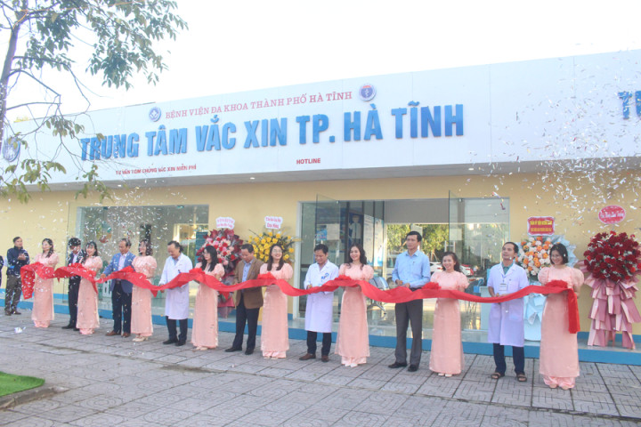 Hà Tĩnh : Bệnh viện Đa khoa thành phố khai trương Trung tâm vắc xin