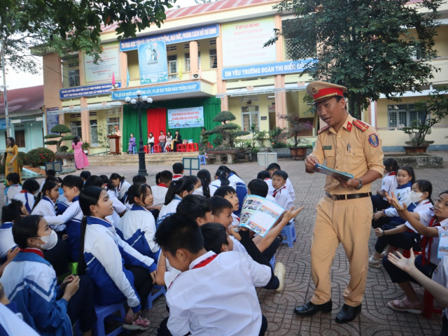Đắk Lắk tăng cường công tác bảo đảm an toàn giao thông cho lứa tuổi học sinh trong tình hình mới