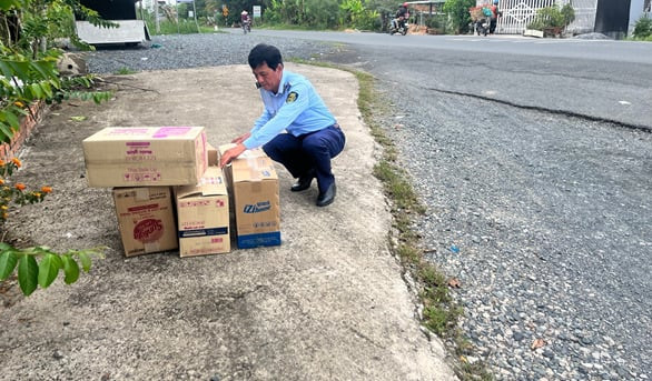 Đồng Tháp phát hiện và tạm giữ 1.400 bao thuốc lá điếu nhập lậu
