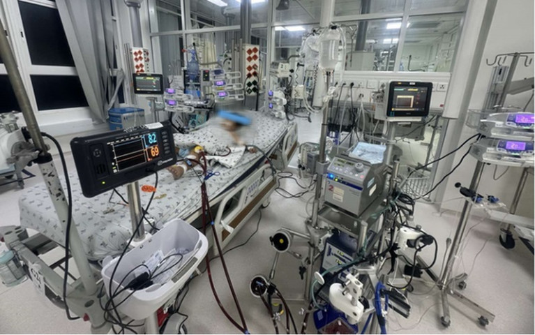 TP. Hồ Chí Minh: Cứu sống 1 trẻ viêm cơ tim tối cấp, sốc tim nhờ kỹ thuật oxy hóa máu qua màng ngoài cơ thể