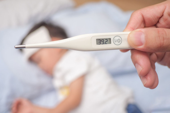 Nghệ An: Trẻ 5 tuổi nhập viện cấp cứu do gia đình sử dụng thuốc lá, để hạ sốt và điều trị bệnh