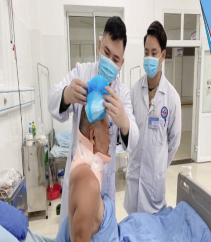 Quảng Ninh: Cấp cứu kịp thời bệnh nhân bị đa chấn thương do tai nạn giao thông