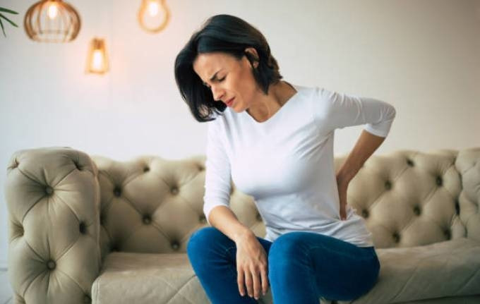 Thói quen sống không lành mạnh đang hủy hoại lưng khi bạn già đi