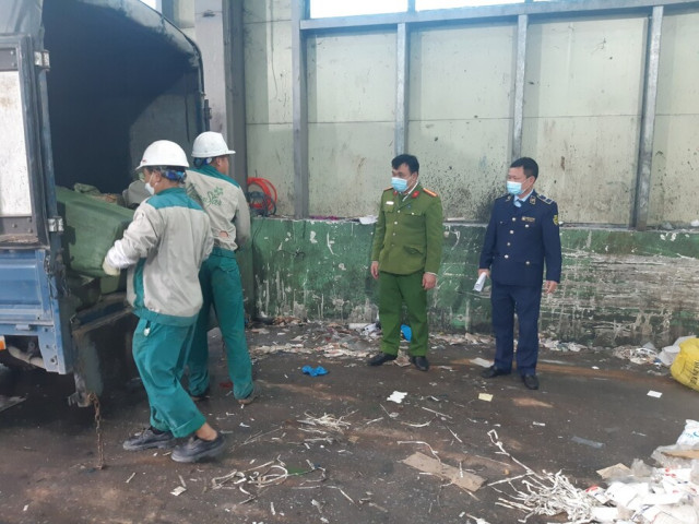Bắc Ninh phát hiện ô tô tải vận chuyển 2.500 kg mỡ lợn không rõ nguồn gốc xuất xứ