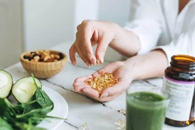 Triệu chứng, nguyên nhân, cách điều trị thừa vitamin D