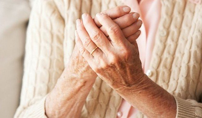 Vì sao thời tiết lạnh là kẻ thù của người cao tuổi?