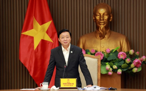 Phó Thủ tướng Trần Hồng Hà chủ trì cuộc họp với lãnh đạo Bộ Y tế, một số bộ, ngành, Sở Y tế, bệnh viện