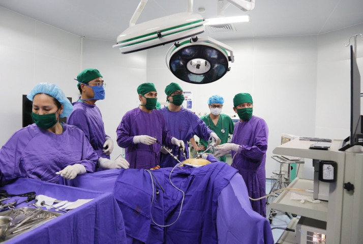 Quảng Ninh: Phẫu thuật nội soi thành công cho 1 ca bệnh đặc biệt bị xoắn đại tràng Sigma