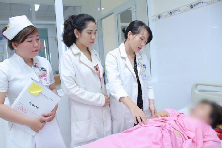 Long An: Phẫu thuật cấp cứu thành công, cứu sống con và bảo tồn tử cung cho sản phụ bị nhau bong non