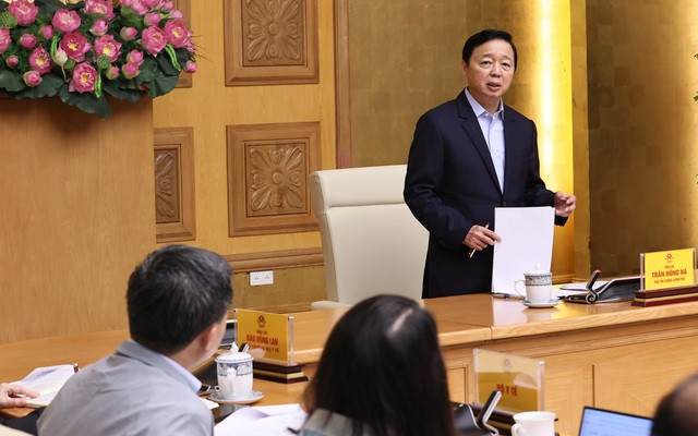 Phó Thủ tướng Trần Hồng Hà chủ trì cuộc họp với Bộ Y tế, Hội đồng Y khoa quốc gia, các bệnh viện, các chuyên gia, nhà khoa học...