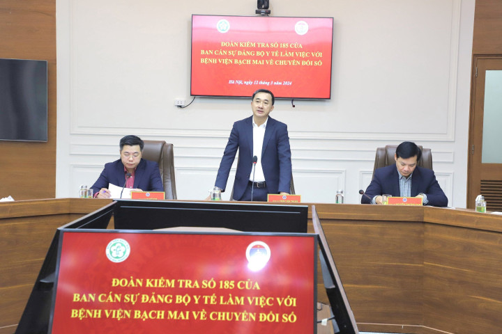 Bộ Y tế làm việc tại Bệnh viện Bạch Mai và Trường Đại học Y Hà Nội về công tác chuyển đổi số