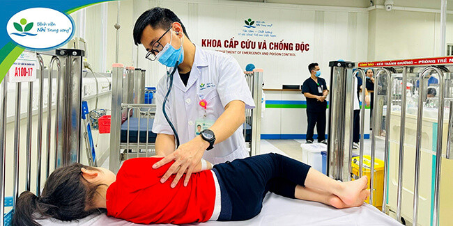 Cảnh báo về hiểm họa khôn lường khi trẻ em bị ngộ độc thuốc, hoá chất