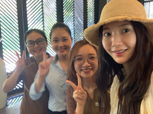 Dàn sao “Cô đi mà lấy chồng tôi” đồng loạt khoe ảnh kỳ nghỉ dưỡng ‘chanh sả’ tại Nha Trang
