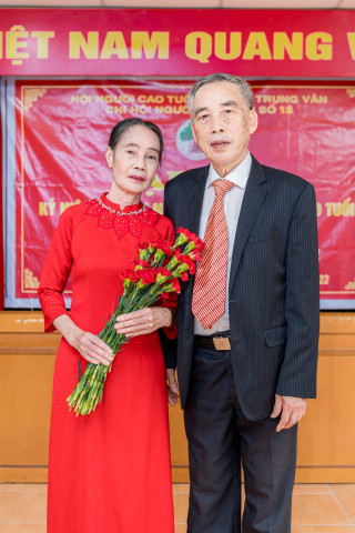 Ngày Quốc tế Hạnh phúc 20/3: Ngưỡng mộ tình thương cùng sự sẻ chia của cụ ông 75 tuổi và cụ bà 72 tuổi
