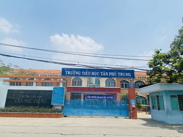 TP. Hồ Chí Minh: Xác minh vụ việc thầy giáo bị tố tác động lên học sinh