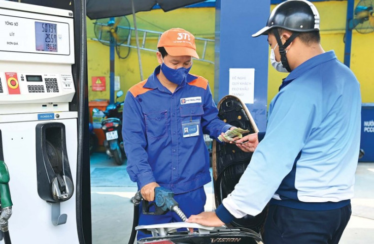 Thủ tướng yêu cầu thực hiện nghiêm quy định về hóa đơn điện tử trong kinh doanh, bán lẻ xăng dầu