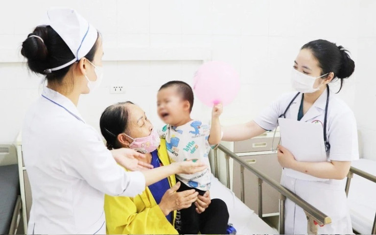 Quảng Ninh: Điều trị cho bệnh nhi 3 tuổi bị "sốt thỏ"