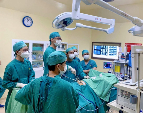 Long An: Phẫu thuật bệnh nhân 72 tuổi bị suy thận giai đoạn cuối do sỏi tiết niệu 2 bên không điều trị