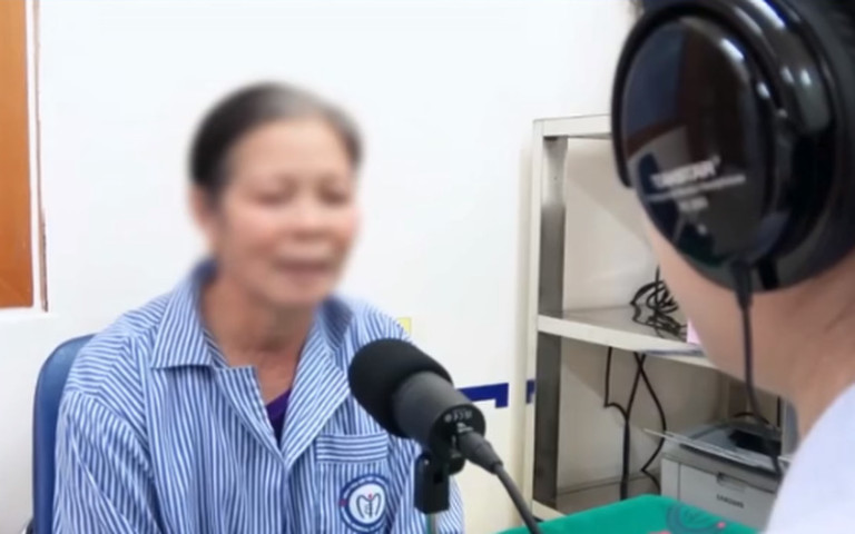 Hà Nội: Điều trị cho 1 bệnh nhân bị rối loạn giọng nói do căng thẳng