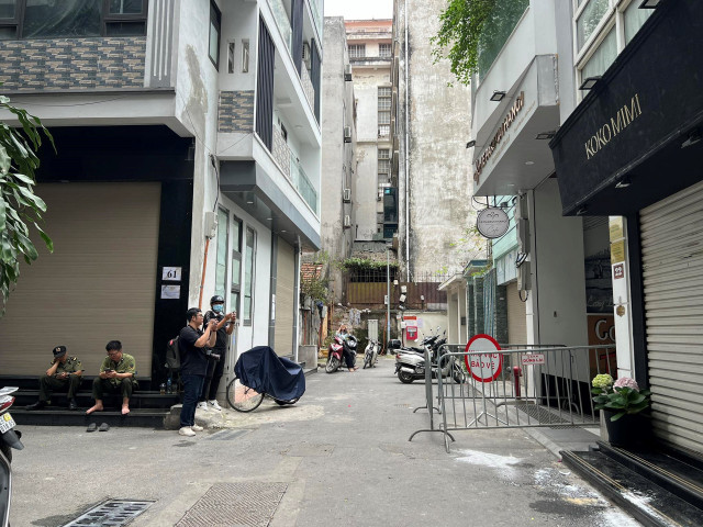 Hà Nội: Khẩn trương làm rõ nguyên nhân 4 người thương vong do sập kính tại quận Hoàn Kiếm