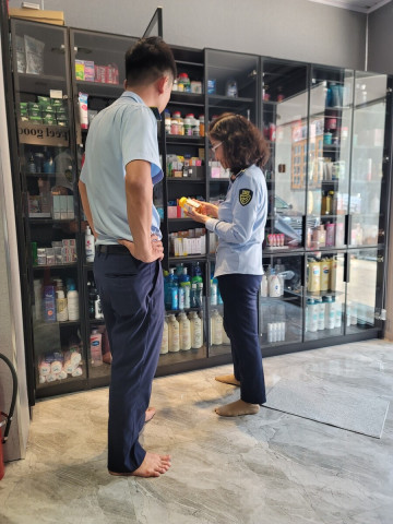 Kon Tum: Liên tiếp phát hiện, xử lý nhiều cơ sở vi phạm trong mua bán hàng hóa trên nền tảng mạng xã hội